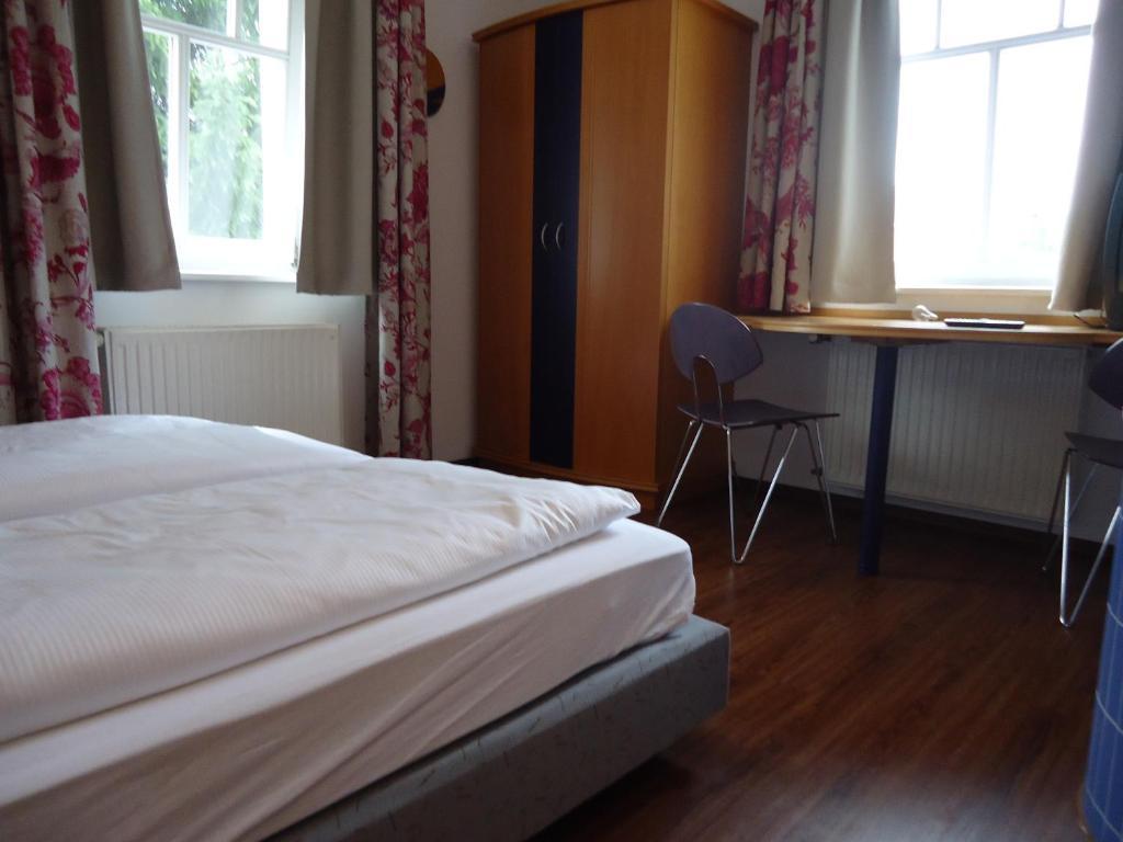 Garni Hotel Kaiserdom Bamberg Room photo
